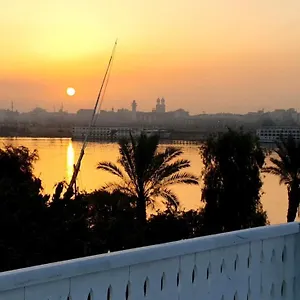 Luxor Guest House الأقصر